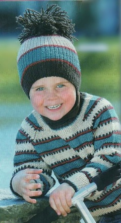 Комплект в полоску – пуловер и шапочка