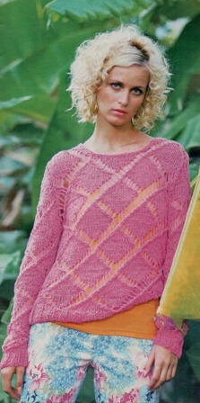 Пуловер с ажурными ромбами.