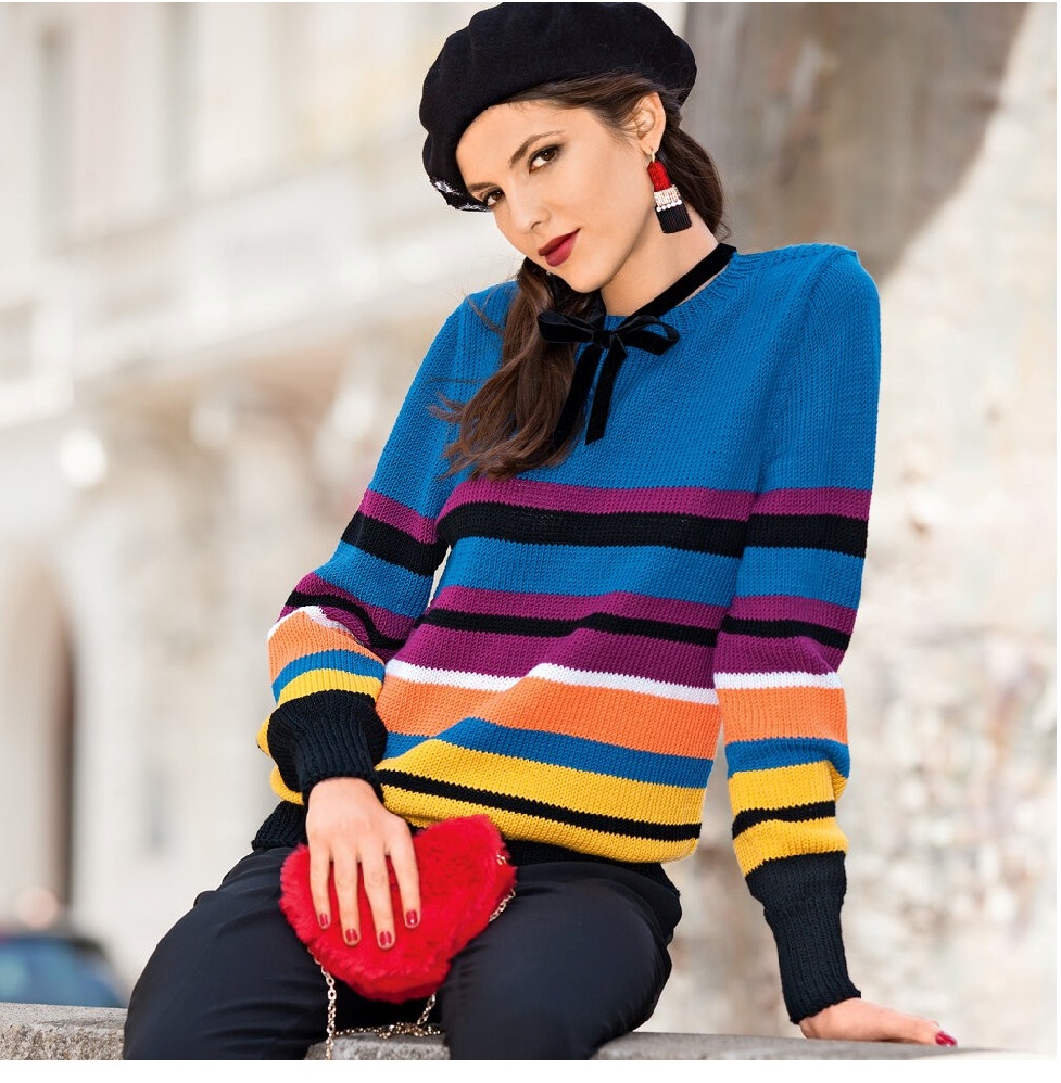 Цветные свитера для женщин спицами