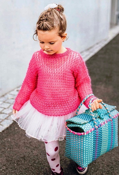 Розовый детский пуловер